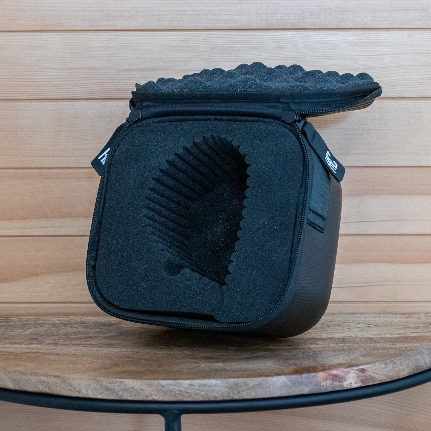 Carbon - Black Single Driver