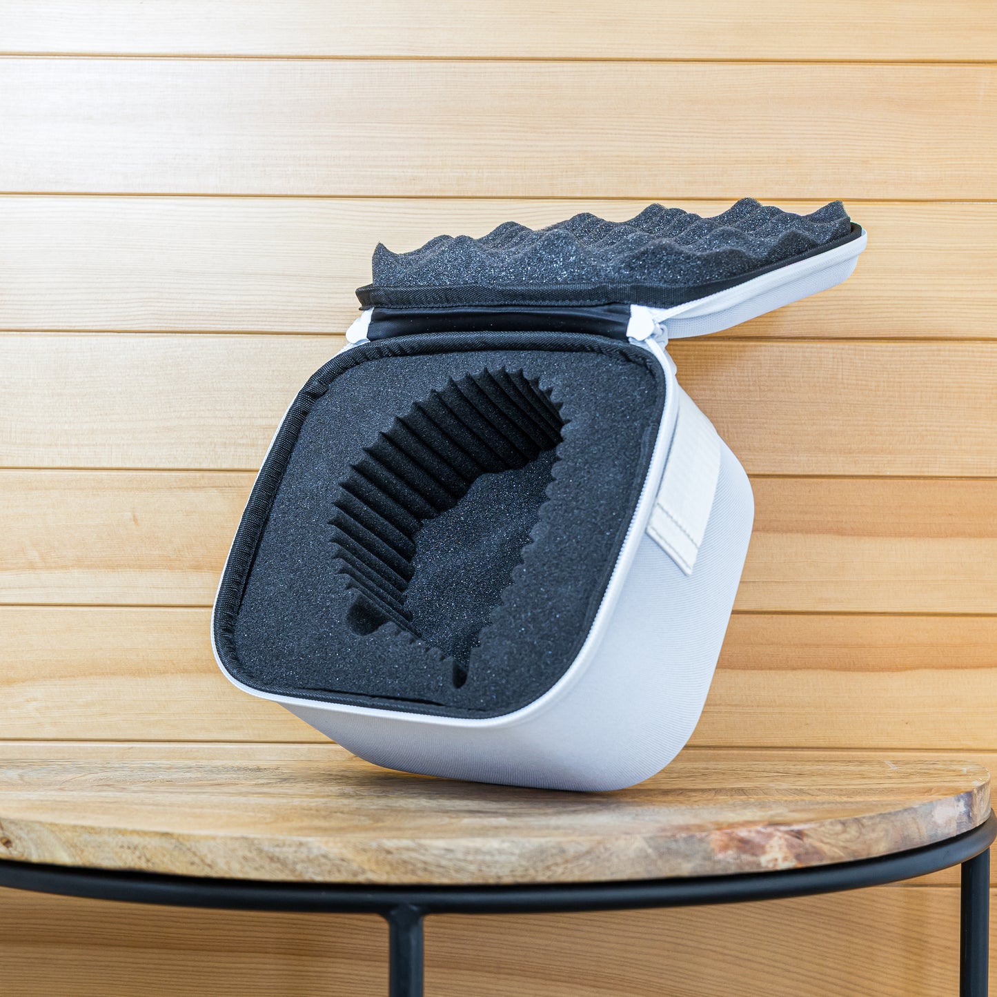 Cloth - White Single Driver